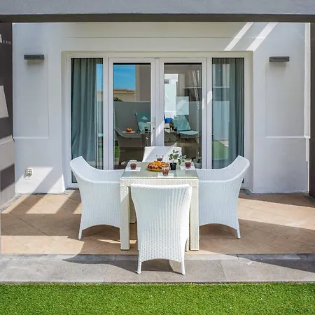 Petunia Вилла