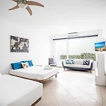 Petunia Villa